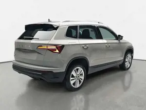 Skoda Karoq KAROQ 1.5 TSI DSG SELECTION LED ACC AHK Bild 4