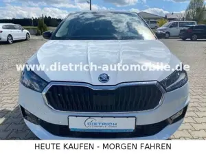 Skoda Fabia 1,0 Style PDC PANO LED AppleCarplay 8 fach Bild 2