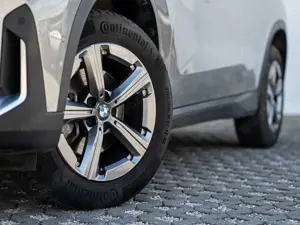 BMW X1 sDrive18i AHK PANO RFK SpSitze LRH TravelPak Bild 5