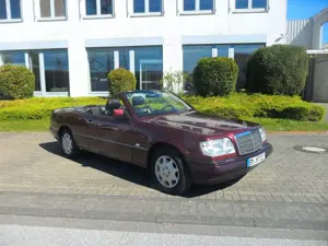 Mercedes-Benz E 220 Cabrio Automatik*Klima*Leder*Alu*