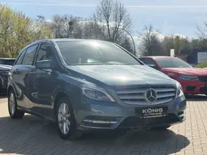 Mercedes-Benz B 180 Aut. Bi-Xenon*AHK*Navi*SitzHz*PDC* Bild 3