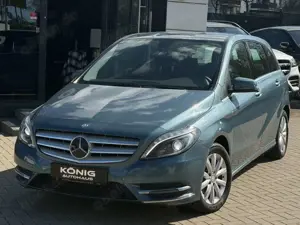 Mercedes-Benz B 180 Aut. Bi-Xenon*AHK*Navi*SitzHz*PDC* Bild 2