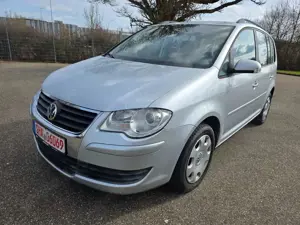Volkswagen Touran 1.6 TÜV 03/28 /7-Sitzer (Zahnriemen erneuert .)