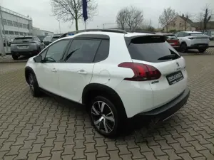 Peugeot 2008 GT-Line 1.2 PT 110Navigation, Sitzheizung vorne, S Bild 3
