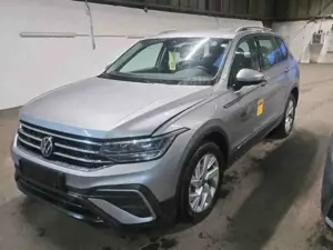 Volkswagen Tiguan Allspace Life 1.5TSI DSG NAVI AHK 7Sitzer