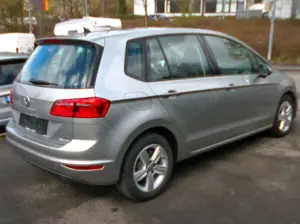 Volkswagen Golf Sportsvan 1.2 TSI Bremsen.Service.Tüv neu Bild 3