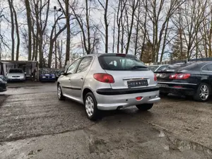 Peugeot 206 Grand Filou Tüv neu Zahnriemen neu Automatik Bild 2