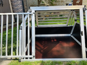 Tolle Hunde-Autobox zu verkaufen Bild 5
