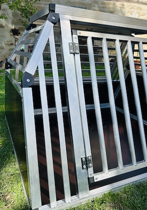 Tolle Hunde-Autobox zu verkaufen Bild 2