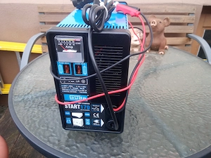 Neues Lade Starthilfegerät