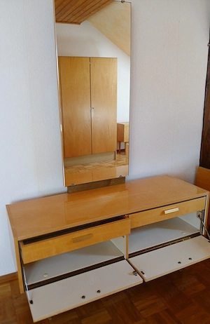 Spiegelkommode Bild 2