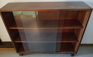 Bücherschrank