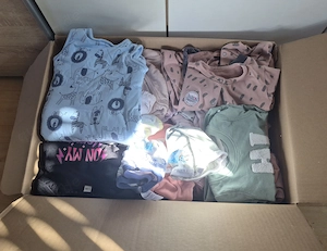 Großer Karton Babykleidung Gr. 62 68 Mädchen