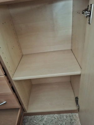 Gut erhaltenes Sideboard  Bild 2