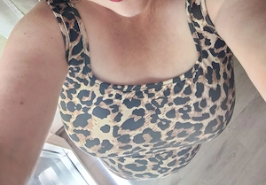  reife molly sucht reife Männer ab mindestens 40 für spass zu zweit!