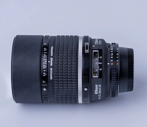 Objektiv Nikon Nikkor 135mm f 2 D DC