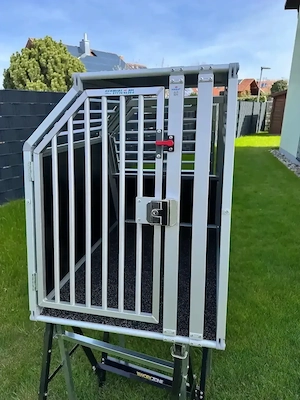 Schmidt Hundebox, Fallenschloß, Fluchttür