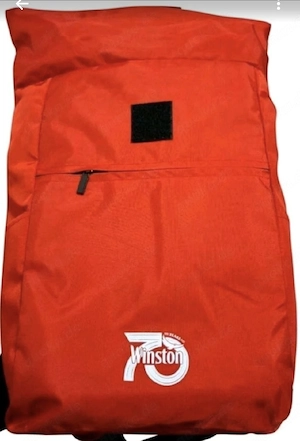 Ein Neues rotes Rucksack 