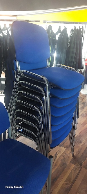 Stühle für Unterrichtsraum 