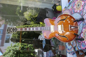 Jazzgitarre Ibanez Artcore AF85 VLS-12-01