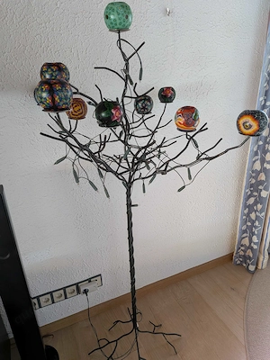 Kerzenbaum mit Kugelkerzen