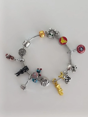 Marvel Armband neu mit allen Charms Sammler Stück Unikat 
