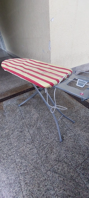 Großer Bügeltisch