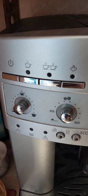 De' Longhi Kaffeevollautomat Magnifica