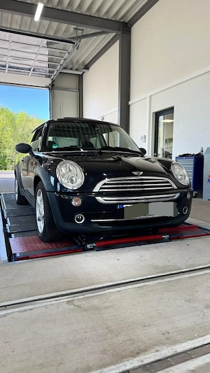 MINI Cooper One Bild 2