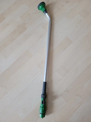 NEU & Unbenutzt: Gießstab   Gartenbrause inkl. Schlauchanschluss