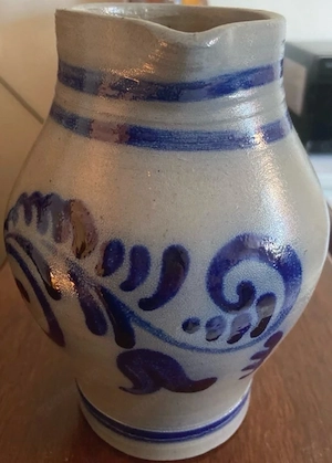 Steingutkaraffe  Vase