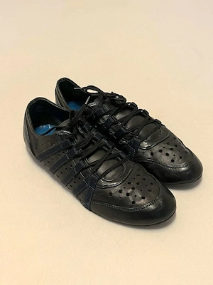 topteen Leder Sneaker Schwarz Blau Größe 39 flache Schuhe Schnürschuhe