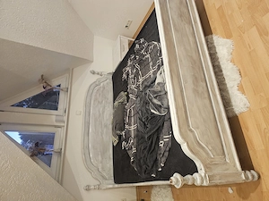 Bett, schrank, theke mit 3 hocker zu verschenken