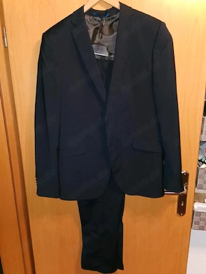 dunkelblauer Anzug von C&A