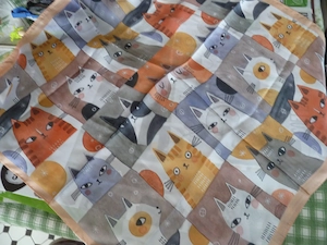 Seidentuch ,- Katzen Motiv - zu verkaufen. Bild 2