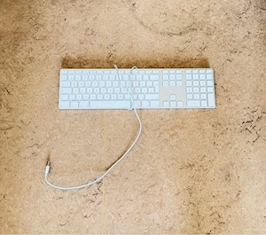 Apple Tastatur (kabelgebunden) mit 2x USB   Aluminium