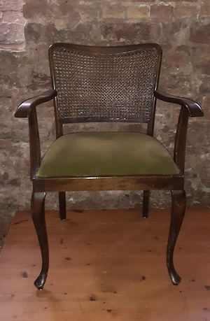 Antiker Sessel Holzstuhl, Wiener Geflecht   Klassisches elegantes Design