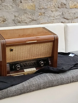 Schallplatten Spieler mit radio 