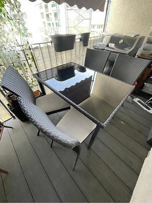  Polyrattan Balkonset   Tisch + 4 Stühle   sehr gepflegt