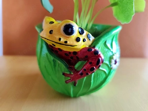 Frosch-Keramiktopf mit Kunstpflanze 