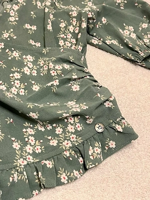 Damen Bluse Crop Wickelbluse Grün Blumen Puffärmel Größe S Sommer Bild 4