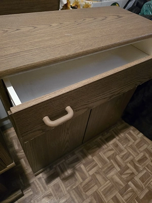 TV-Tisch und Kommode  Bild 2