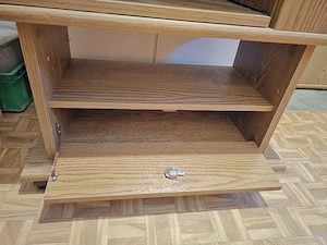 TV-Tisch und Kommode  Bild 6