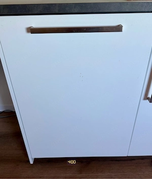 Moderne 2-teilige Einbauküche Weiß Hochglanz   neuwertig Bild 3