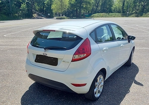 Ford Fiesta Trend 1,4, weiß, 5-türig, TÜV neu Bild 3