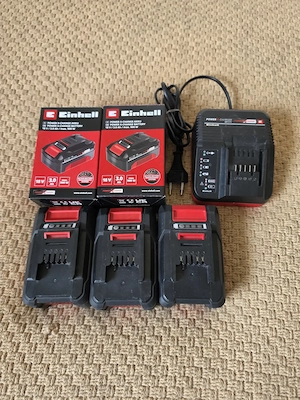 5 EINHELL Li-Ionen Akkus mit Ladegerät (gebraucht)