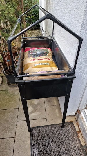 Hochbeet mit Abdeckeung