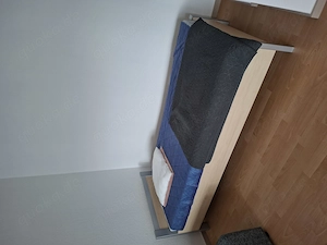 Bett mit neuer Matratze 