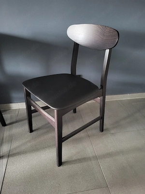 4 x IKEA Gunleif Holzstühle (Setpreis), schwarze Kunstleder-Sitzfläche