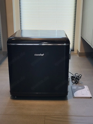 Comfee, Mini-Kühlschrank 47L Retro-Design Schwarz